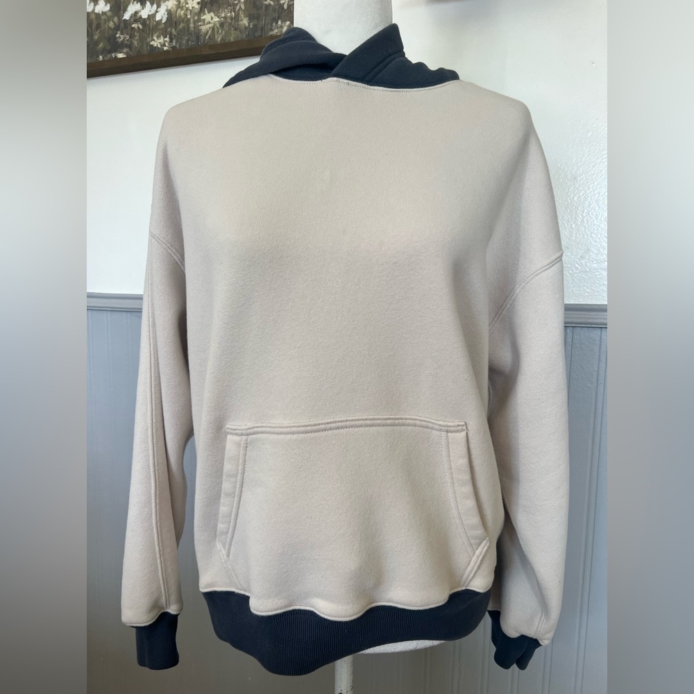 Abercrombie & Fitch Soft A&F Essentials Hoodie / Cream & Navy / Streetwear / XS